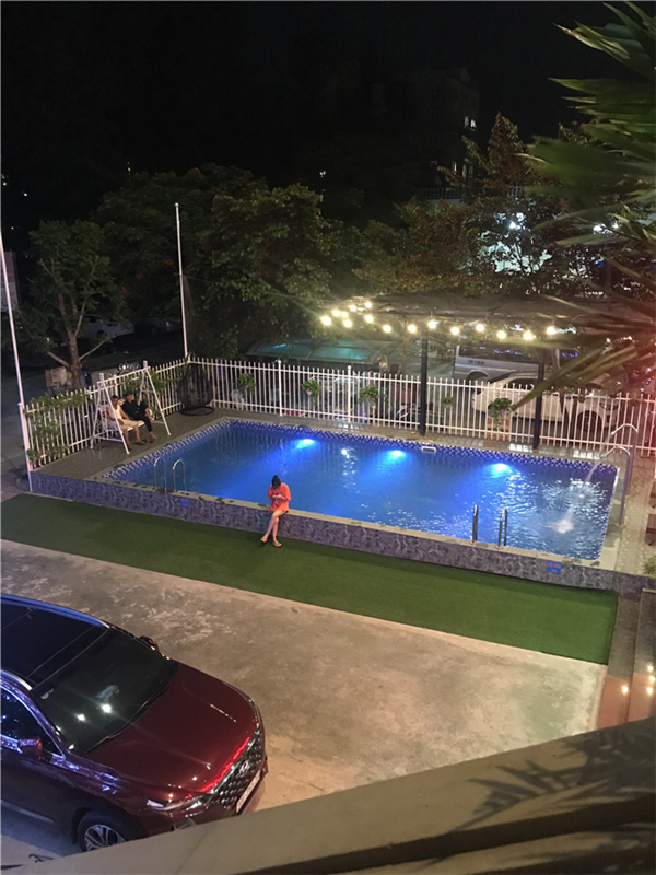 Bể bơi khách sạn Tùng Thanh